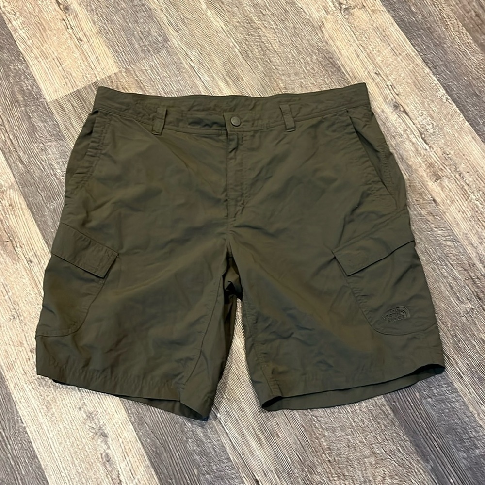 The North Face Green Nylon Shorts Cargo Men Size 38 Y2K